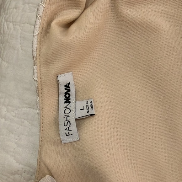 Boho wedding dress. Excellent condition. Unaltered PENDING SALE - Picture 10 of 14